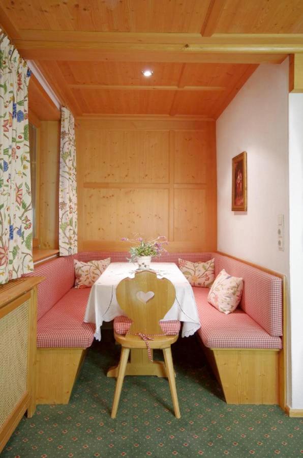 Hotel Pension Alpenrose Лех Экстерьер фото