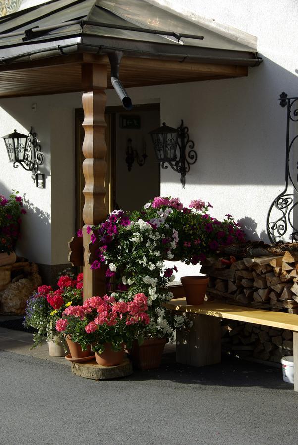 Hotel Pension Alpenrose Лех Экстерьер фото